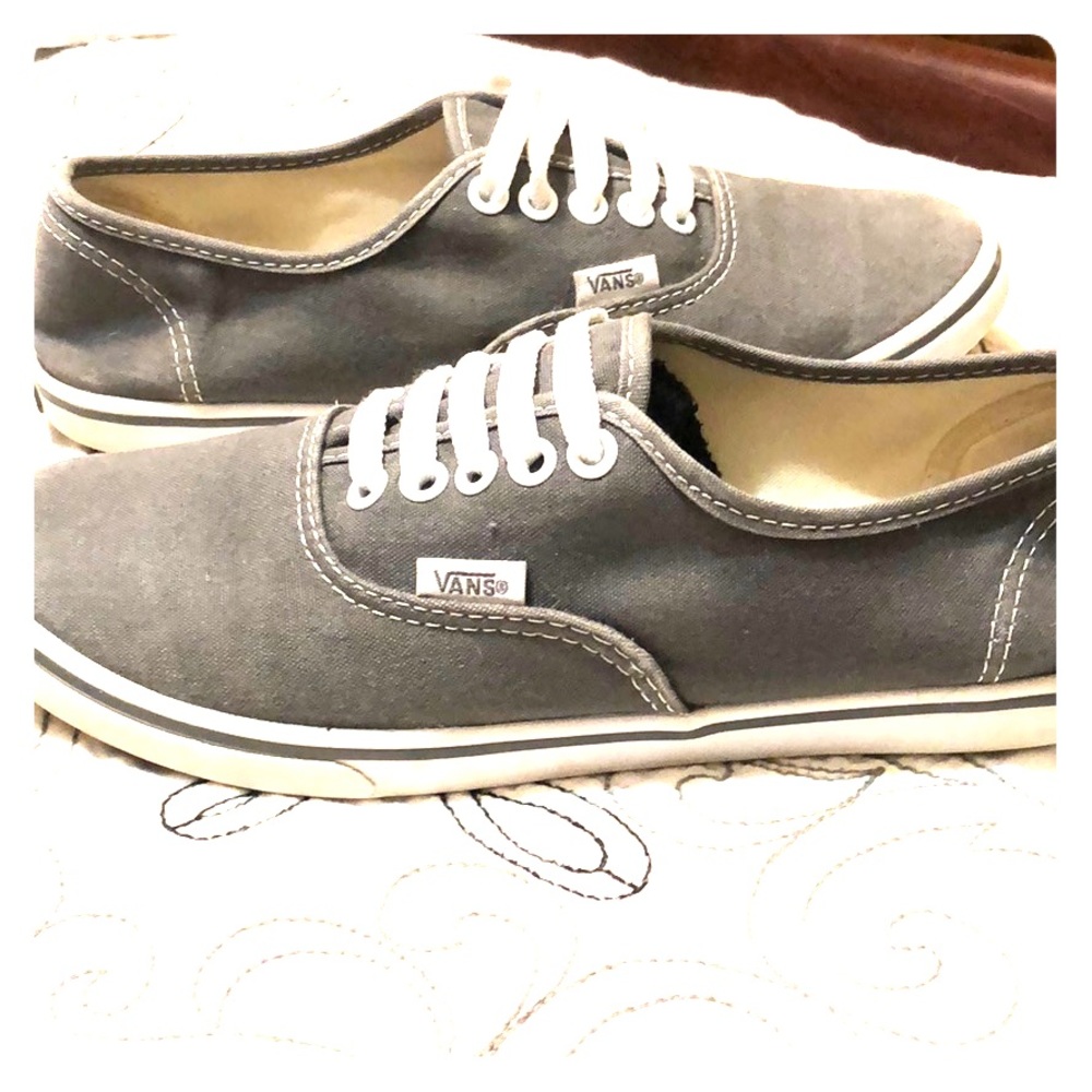 Women’s 7.5 gray vans